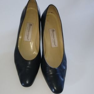 Vintage Etienne Agners Classic "Taylor" Pumps